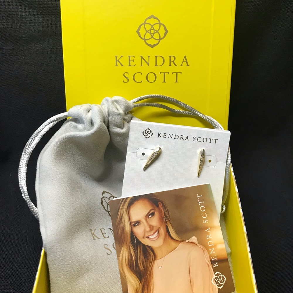 NWT Kendra Scott Montgomery Earrings Gold